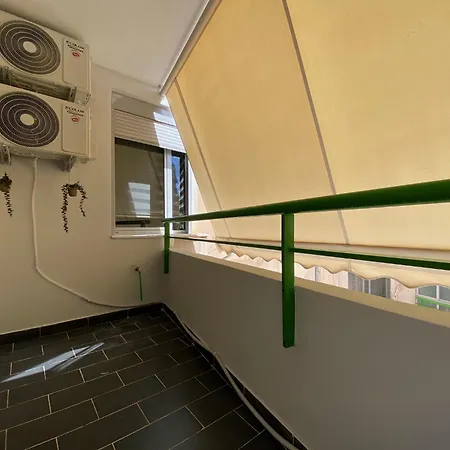 Lägenhet Cozy Tirana